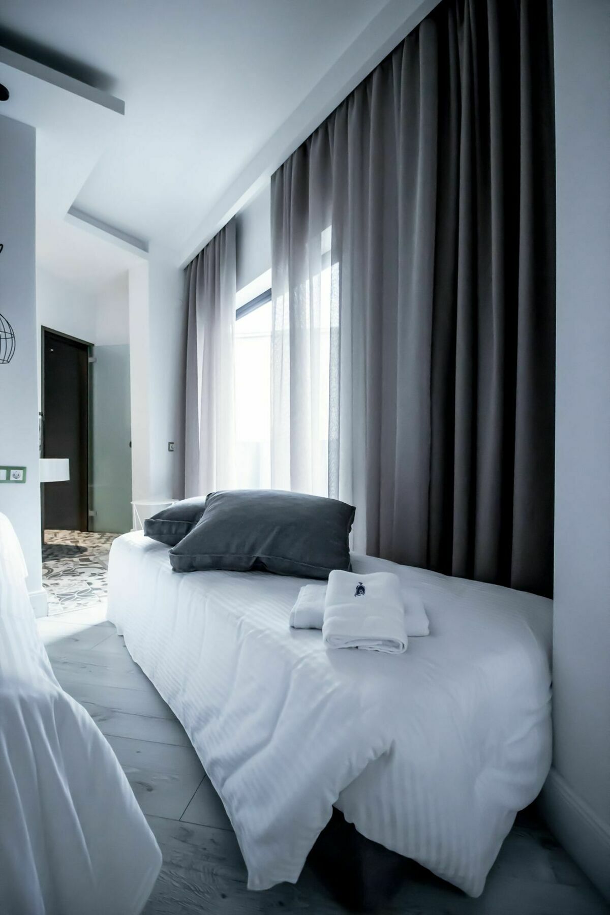 White Bottle Superior Apartments Thessaloniki Exterior photo